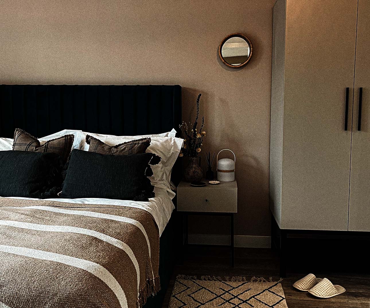 07_ILA- Hairpin House_Home Page